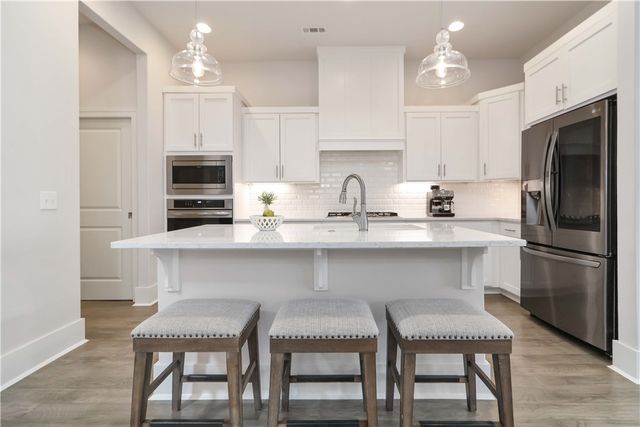 2402 SW Preston Park Avenue, Bentonville, AR 72713