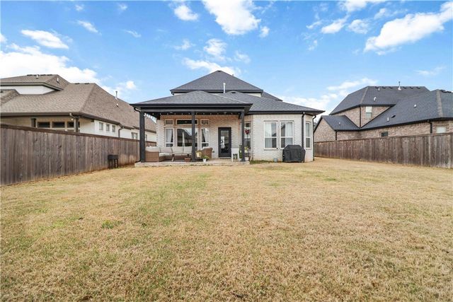 2402 SW Preston Park Avenue, Bentonville, AR 72713