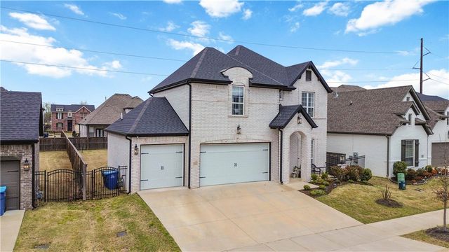2402 SW Preston Park Avenue, Bentonville, AR 72713