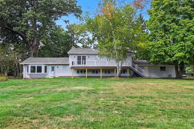 7436 Oak Bay Drive, White Lake, MI 48383