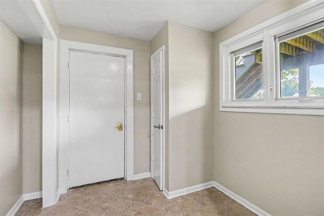 7436 Oak Bay Drive, White Lake, MI 48383