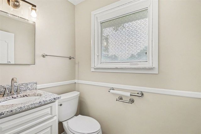 7436 Oak Bay Drive, White Lake, MI 48383
