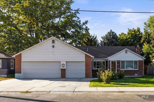 319 Davis Ave, Nampa, ID 83651 property photo