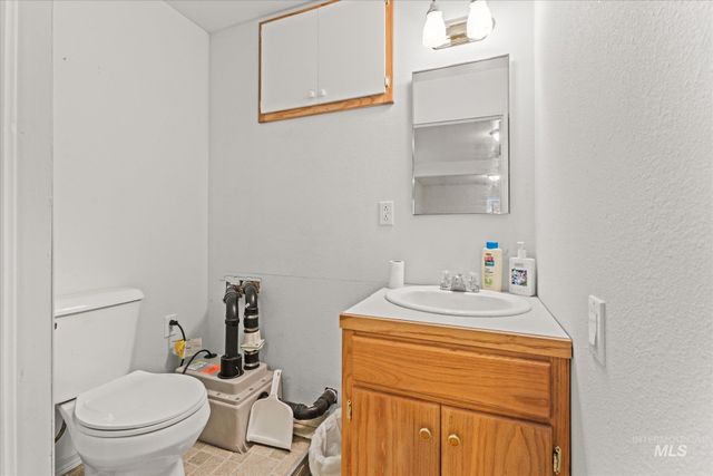 319 Davis Ave, Nampa, ID 83651