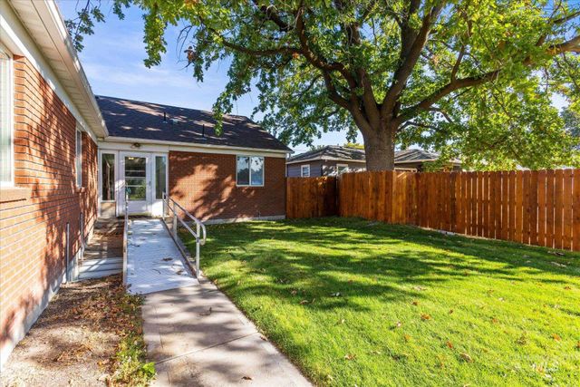 319 Davis Ave, Nampa, ID 83651