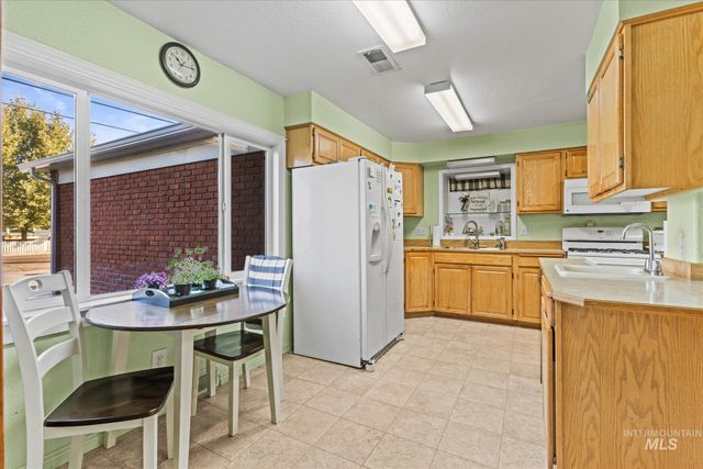 319 Davis Ave, Nampa, ID 83651