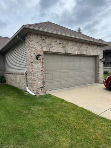 170 Creekwood Circle 43, Linden, MI 48451