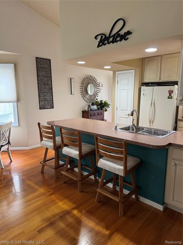 170 Creekwood Circle 43, Linden, MI 48451