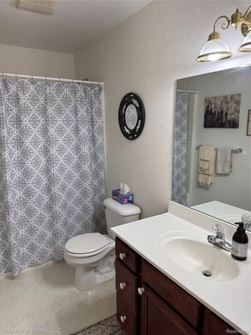 170 Creekwood Circle 43, Linden, MI 48451