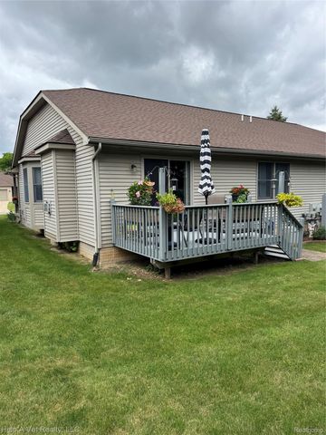 170 Creekwood Circle 43, Linden, MI 48451