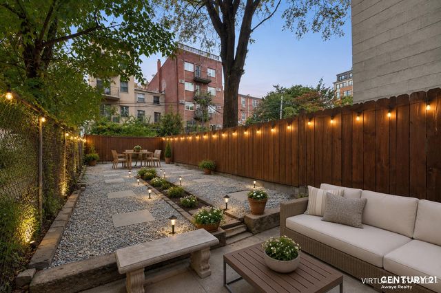 155 W 9th Street, New York City, NY 11231