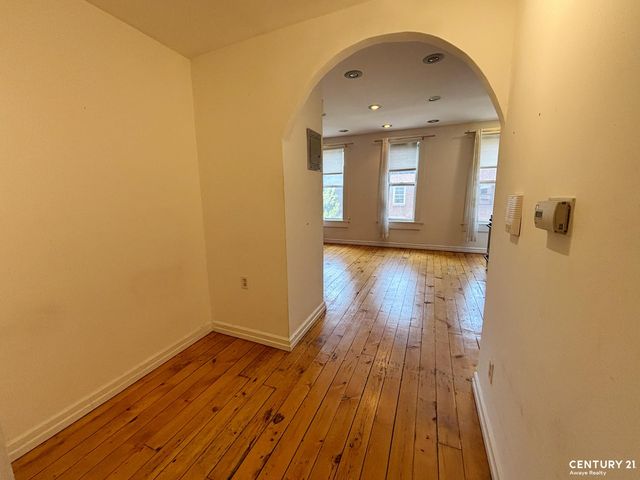 155 W 9th Street, New York City, NY 11231