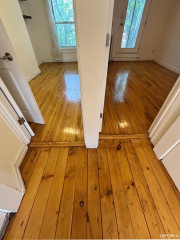 155 W 9th Street, New York City, NY 11231