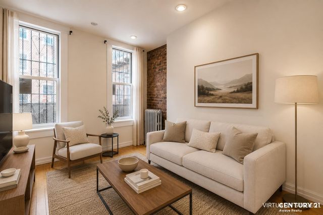 155 W 9th Street, New York City, NY 11231