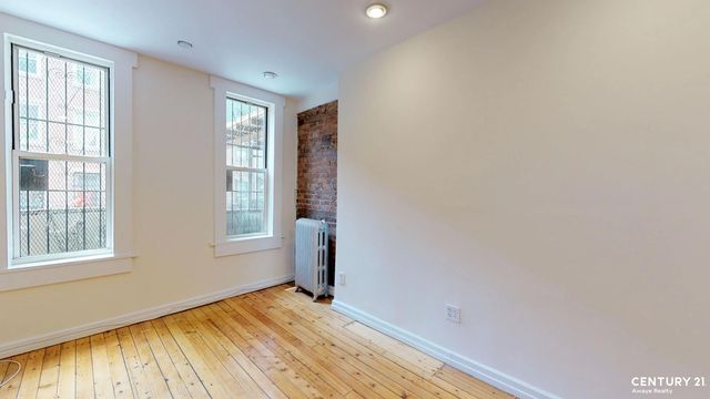 155 W 9th Street, New York City, NY 11231