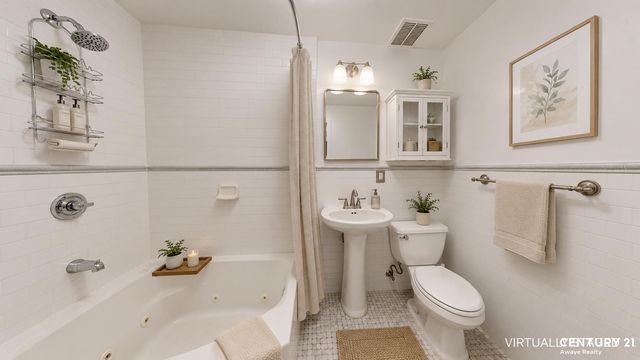 155 W 9th Street, New York City, NY 11231