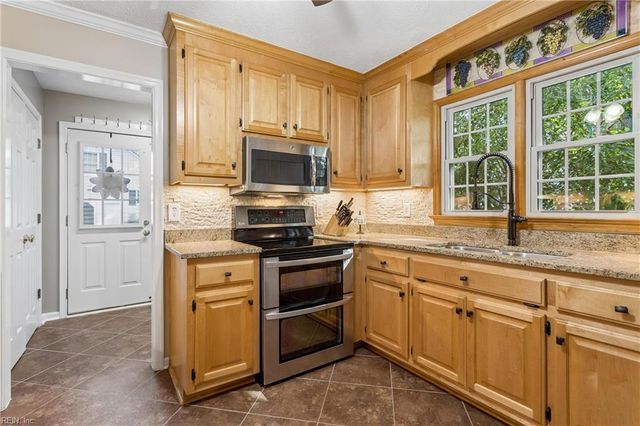 119 Manassas LOOP, Yorktown, VA 23693