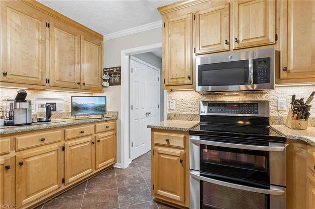 119 Manassas LOOP, Yorktown, VA 23693