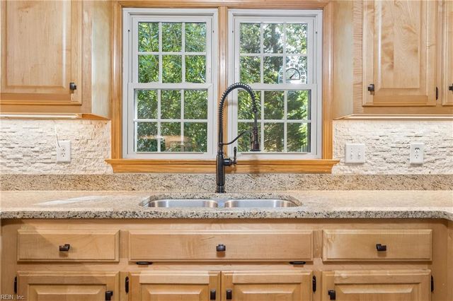 119 Manassas LOOP, Yorktown, VA 23693