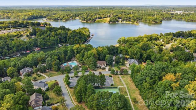 2529 Shady Reach Lane, Charlotte, NC 28214