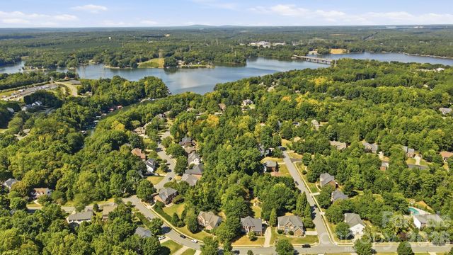 2529 Shady Reach Lane, Charlotte, NC 28214
