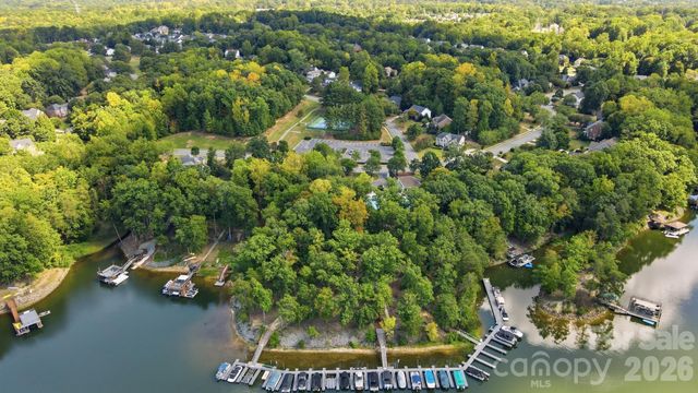 2529 Shady Reach Lane, Charlotte, NC 28214