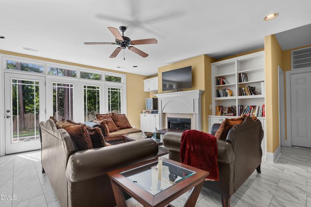 1412 Savannah Oaks Way, Raleigh, NC 27614