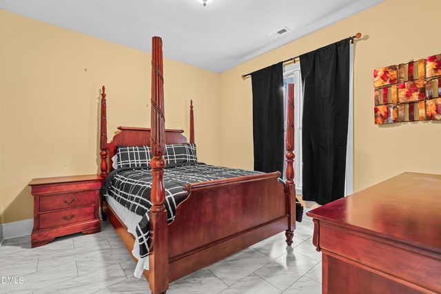 1412 Savannah Oaks Way, Raleigh, NC 27614