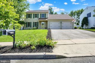 2413 WICKLOW DR, Harrisburg, PA 17112