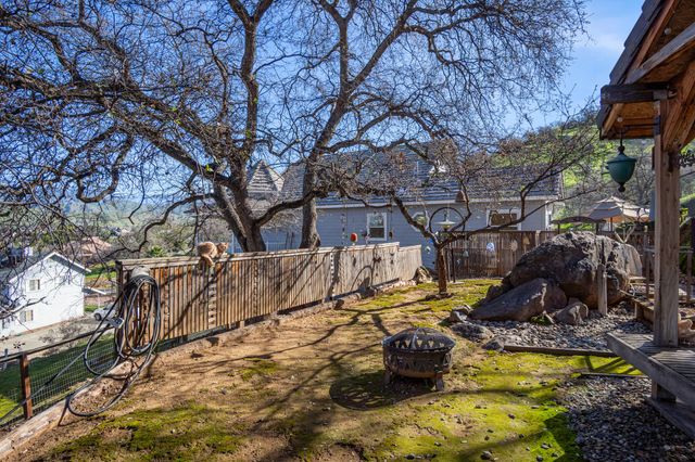 16481 Bonner Drive, Springville, CA 93265