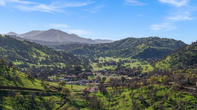 16481 Bonner Drive, Springville, CA 93265