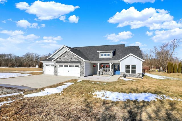 1158 N Deer Meadows Road, Delphi, IN 46923