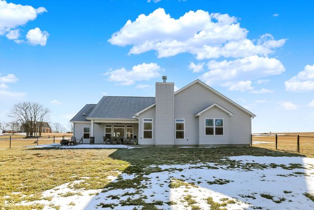 1158 N Deer Meadows Road, Delphi, IN 46923