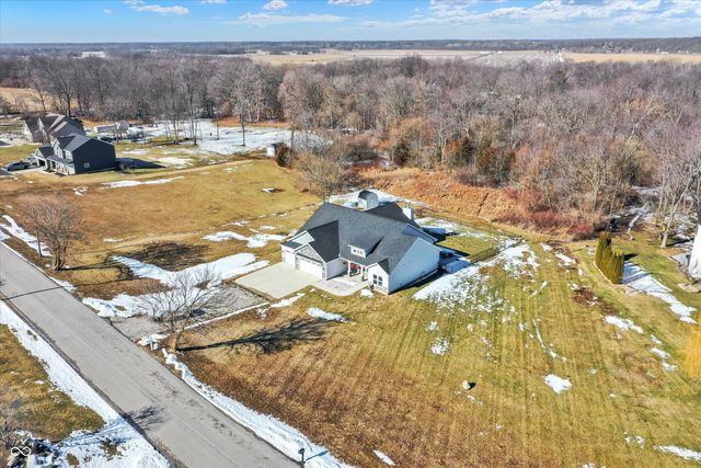1158 N Deer Meadows Road, Delphi, IN 46923