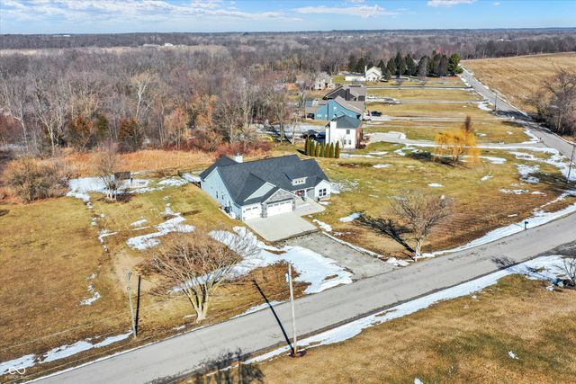 1158 N Deer Meadows Road, Delphi, IN 46923