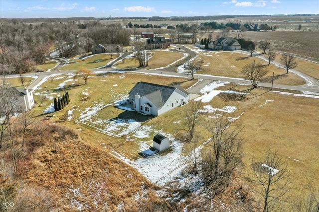 1158 N Deer Meadows Road, Delphi, IN 46923