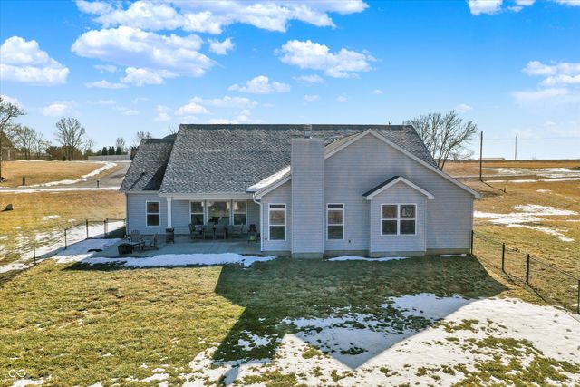 1158 N Deer Meadows Road, Delphi, IN 46923