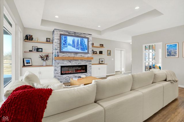 1158 N Deer Meadows Road, Delphi, IN 46923