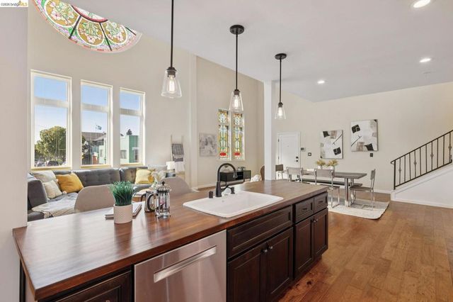 6300 Shattuck Ave 1, Oakland, CA 94609