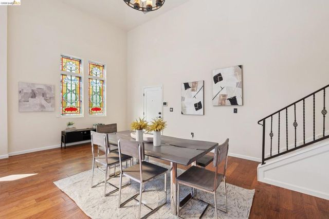 6300 Shattuck Ave 1, Oakland, CA 94609