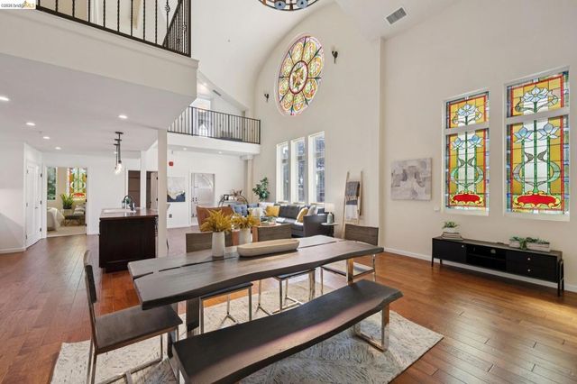 6300 Shattuck Ave 1, Oakland, CA 94609