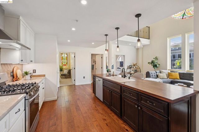 6300 Shattuck Ave 1, Oakland, CA 94609