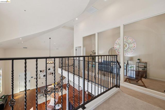 6300 Shattuck Ave 1, Oakland, CA 94609