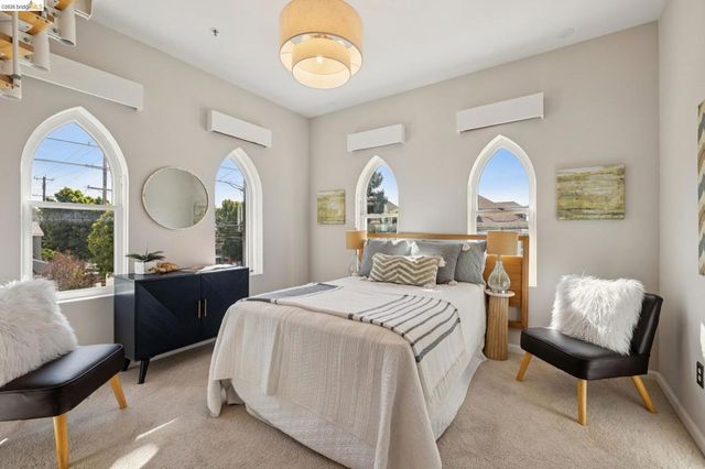 6300 Shattuck Ave 1, Oakland, CA 94609