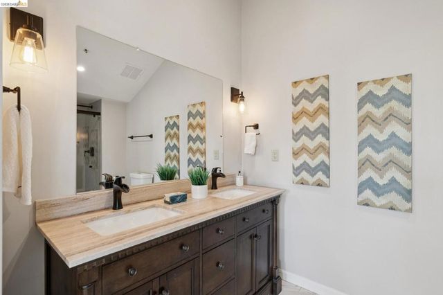 6300 Shattuck Ave 1, Oakland, CA 94609