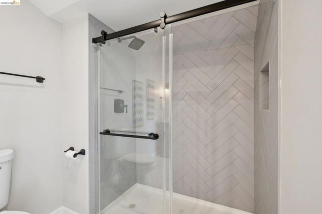 6300 Shattuck Ave 1, Oakland, CA 94609