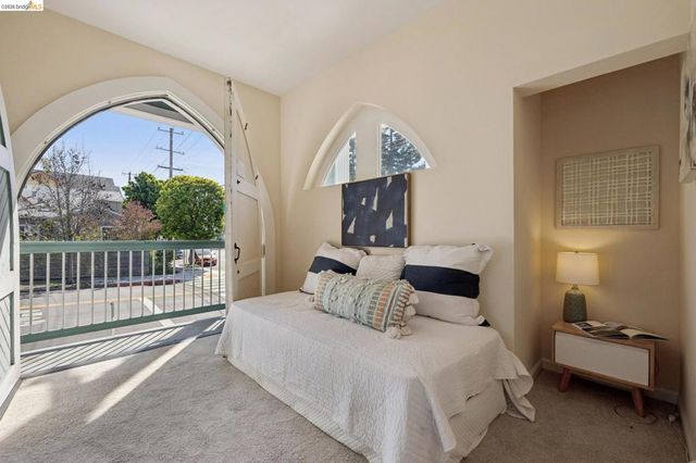 6300 Shattuck Ave 1, Oakland, CA 94609