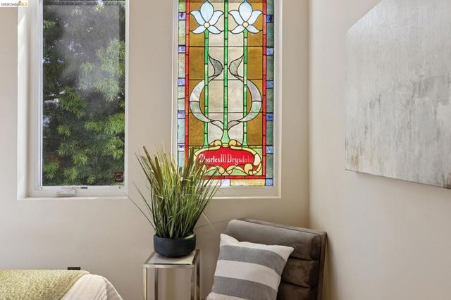 6300 Shattuck Ave 1, Oakland, CA 94609