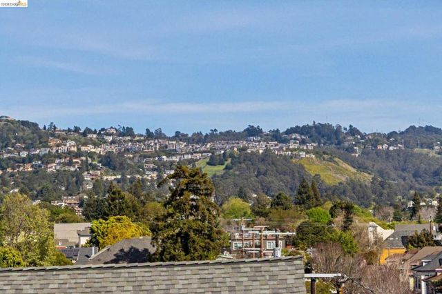 6300 Shattuck Ave 1, Oakland, CA 94609