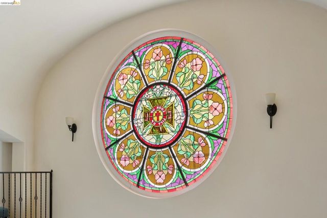 6300 Shattuck Ave 1, Oakland, CA 94609